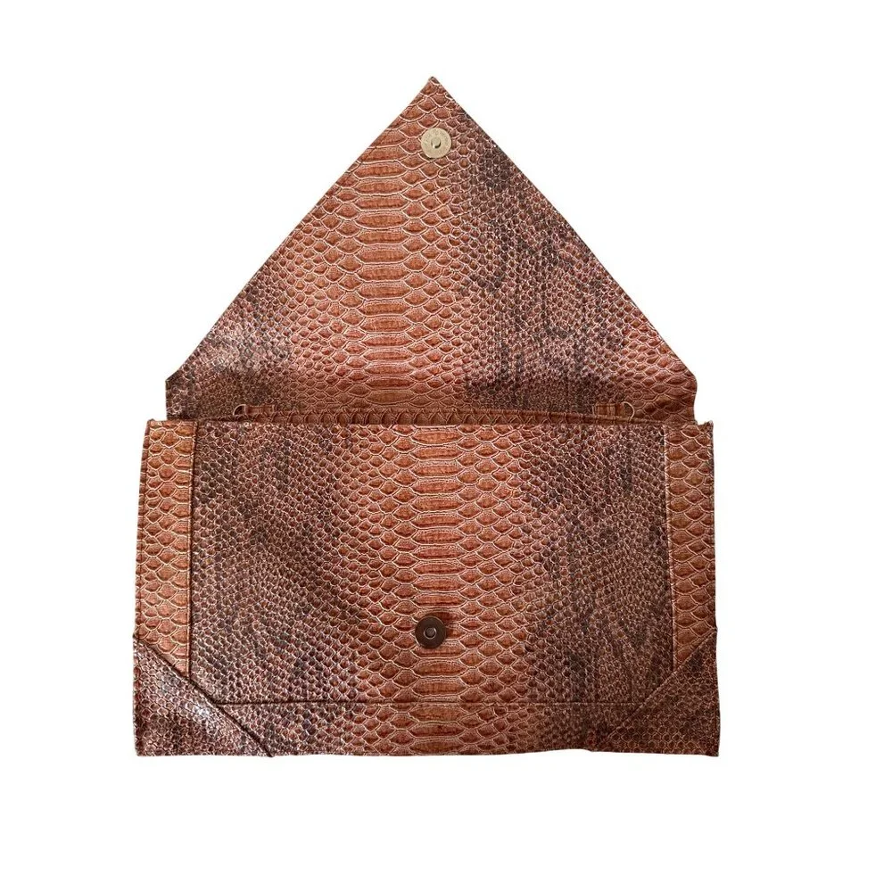 Vintage-Style Brown Faux Snakeskin Envelope Clutch Purse With‎ Magnetic Closure